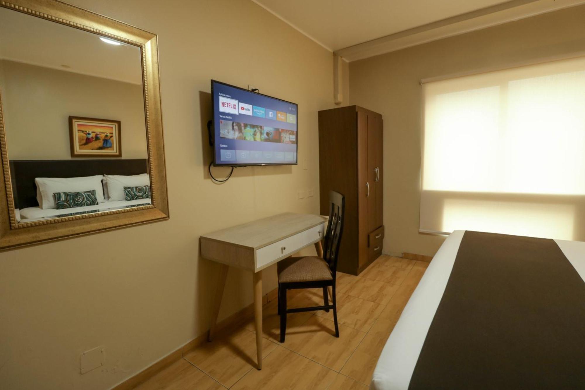 Epiqus Hotel リマ エクステリア 写真