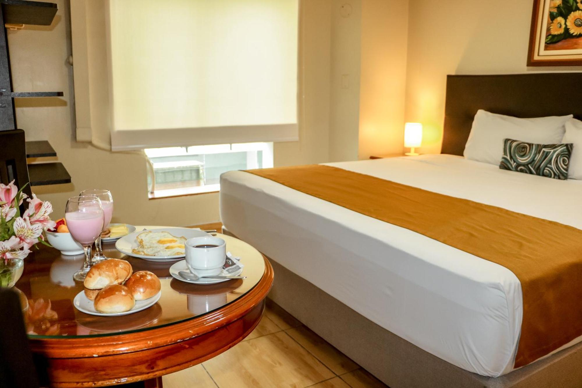 Epiqus Hotel リマ エクステリア 写真